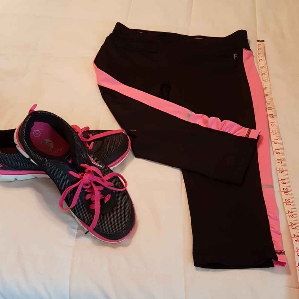 Danskin Now athletic cropped pants